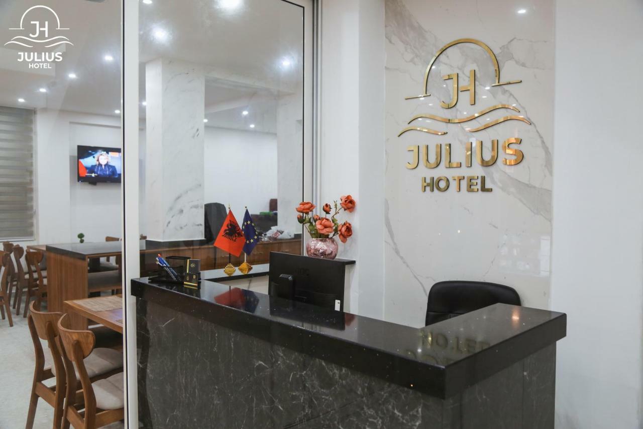 Julius Hotel Golem  Extérieur photo