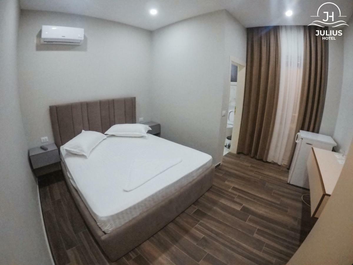 Julius Hotel Golem  Extérieur photo