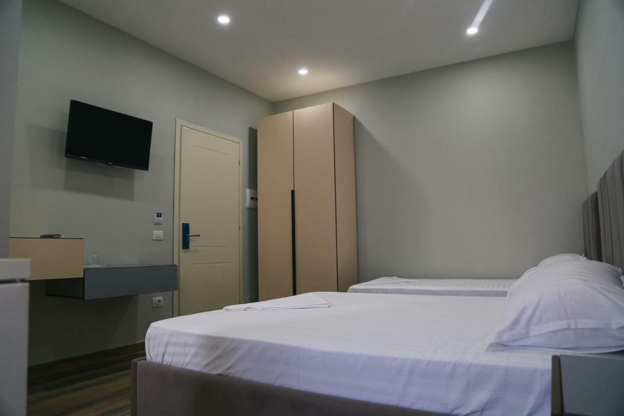 Julius Hotel Golem  Extérieur photo