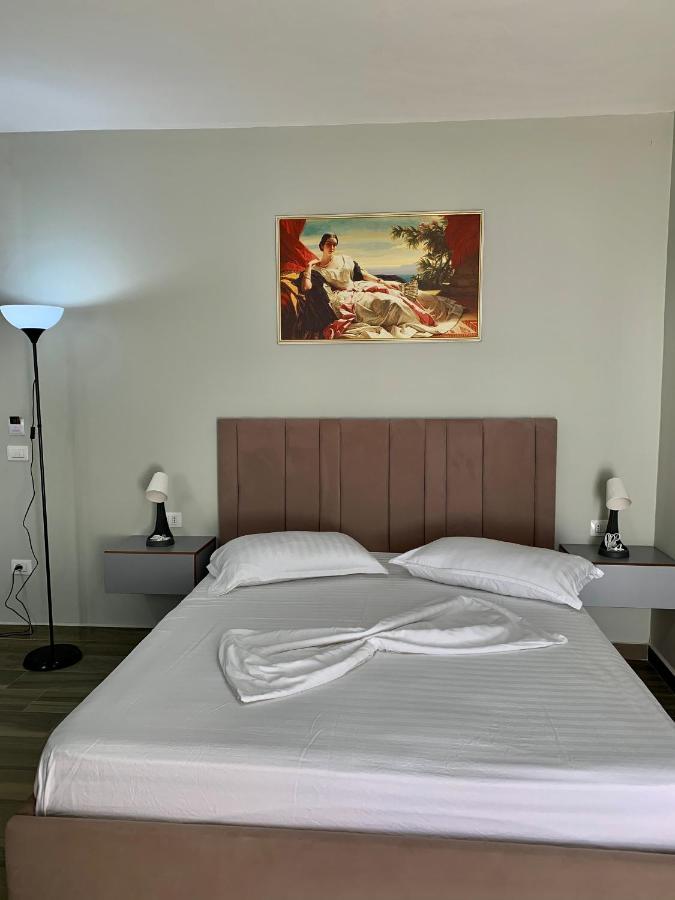Julius Hotel Golem  Extérieur photo